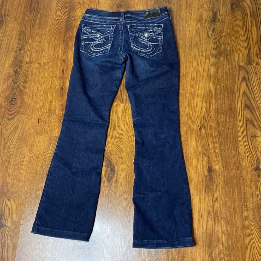 🌹 Silver Jeans 🌹 Vintage Suki Surplus Dark Blue Boot Cut Flare Jeans W27 - Picture 3 of 15